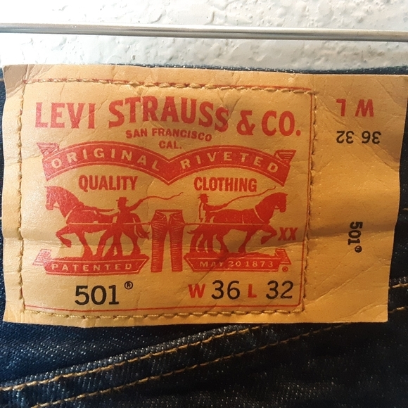 Levi Strauss & Co. 501 Button Fly Denim 5-Pocket Jeans Levis Men's 36Wx32L - Picture 10 of 16